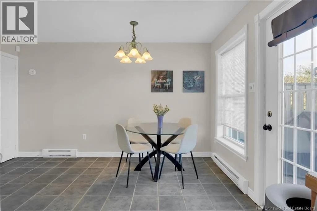 193 King St West