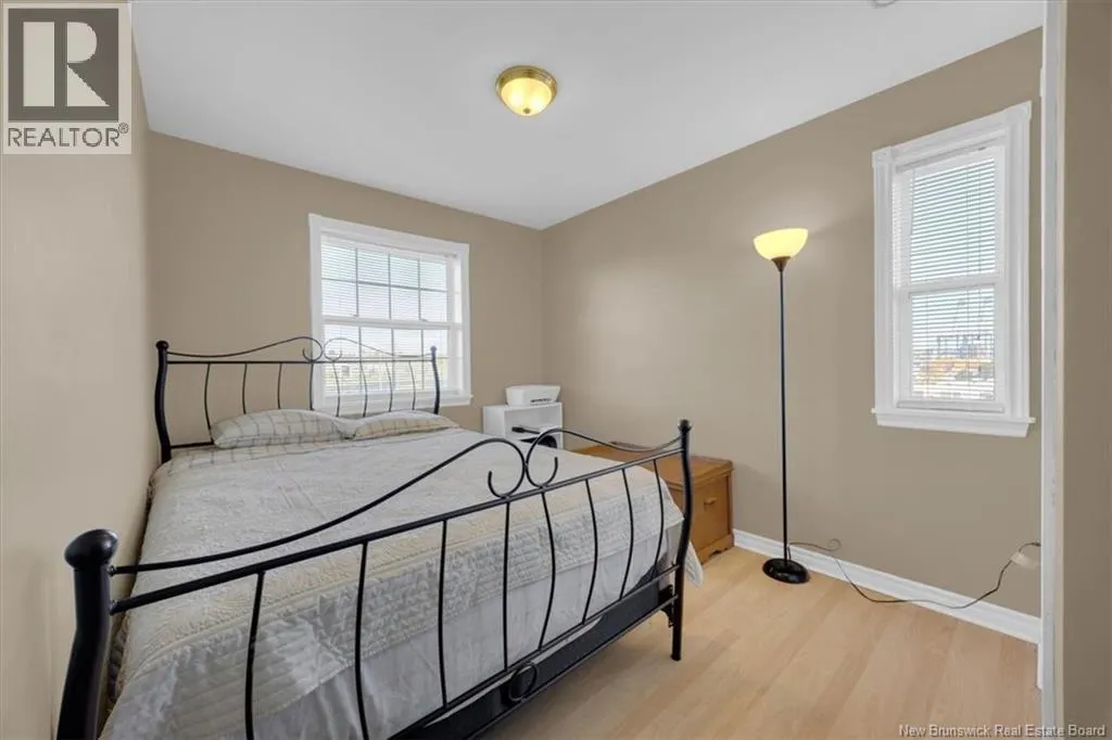 193 King St West