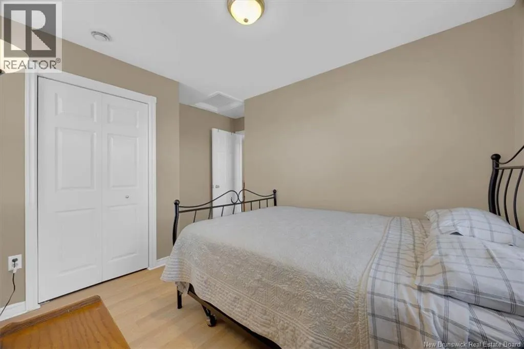 193 King St West