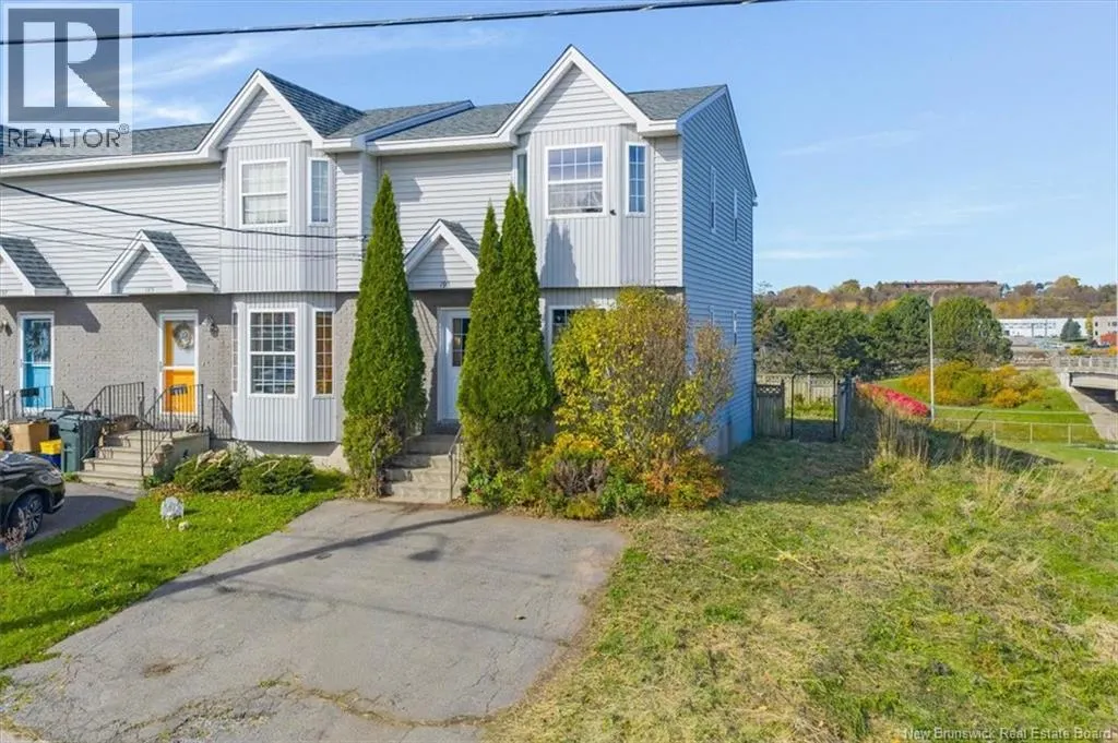193 King St West