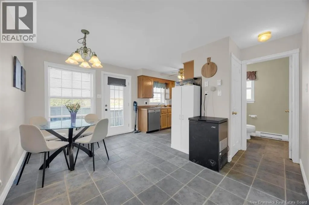 193 King St West