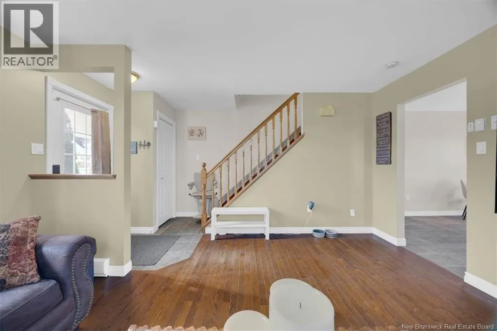 193 King St West