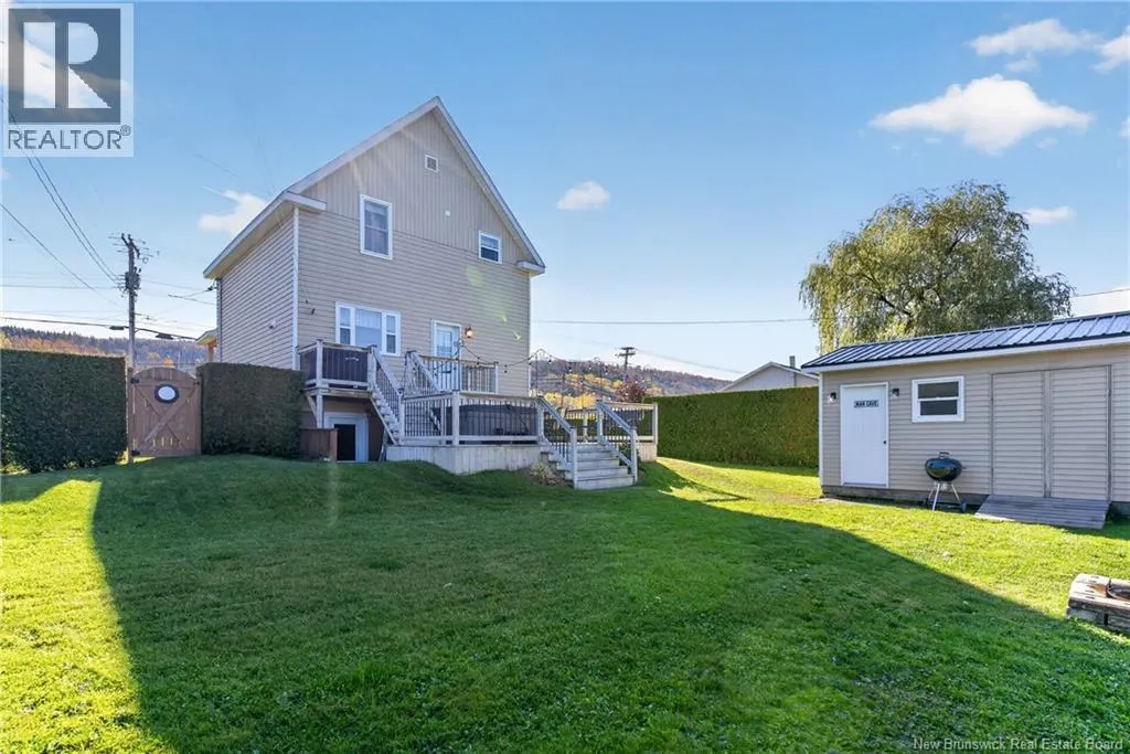 451 Vanier Street