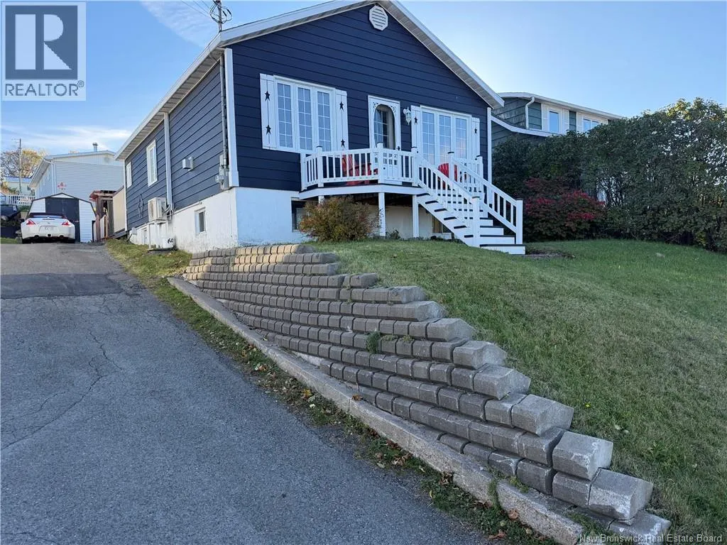 390 Victoria Street