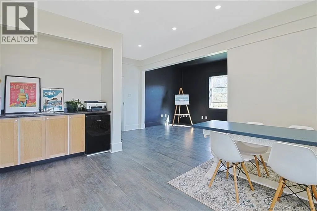 357 Dufferin Row