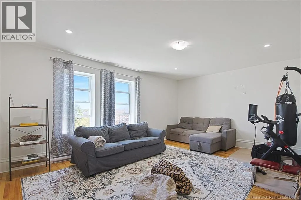 357 Dufferin Row