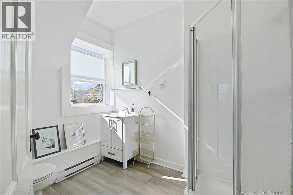 357 Dufferin Row
