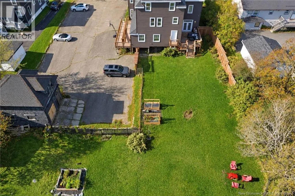357 Dufferin Row