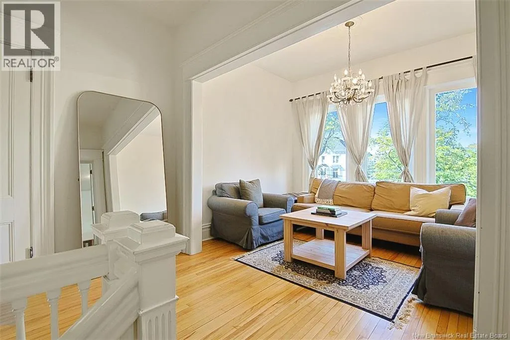 357 Dufferin Row