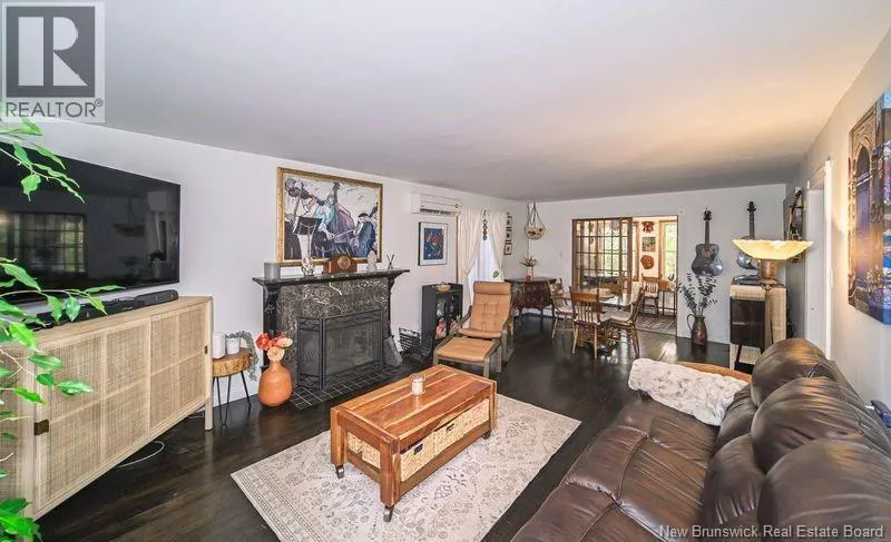218 Colonial Heights
