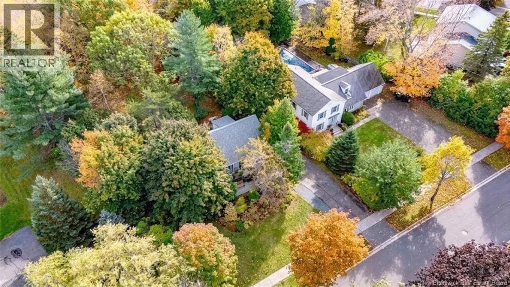218 Colonial Heights