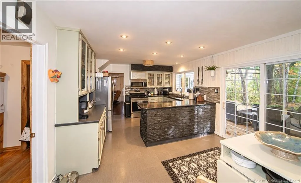 218 Colonial Heights