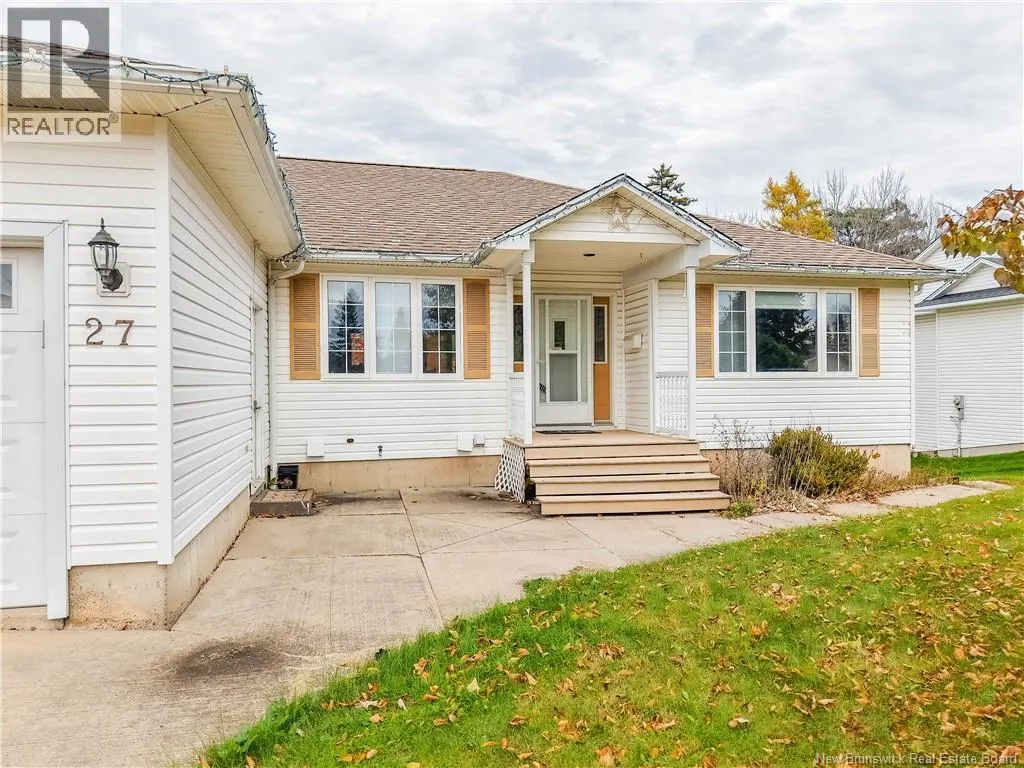 27 Howe Crescent