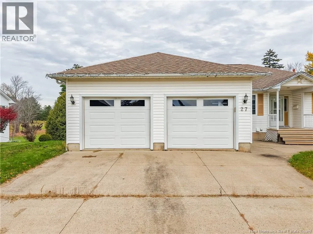 27 Howe Crescent