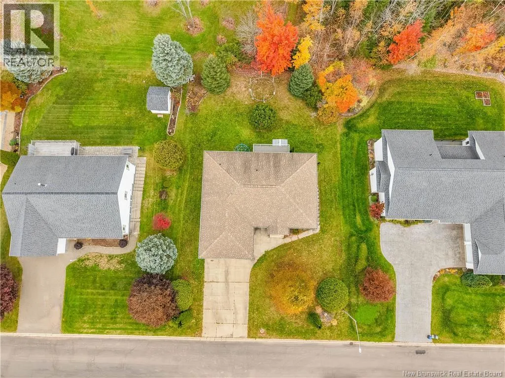 27 Howe Crescent