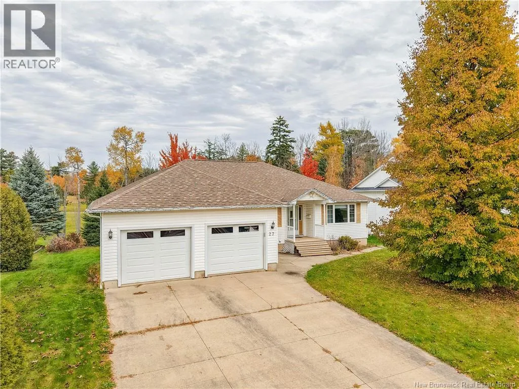 27 Howe Crescent