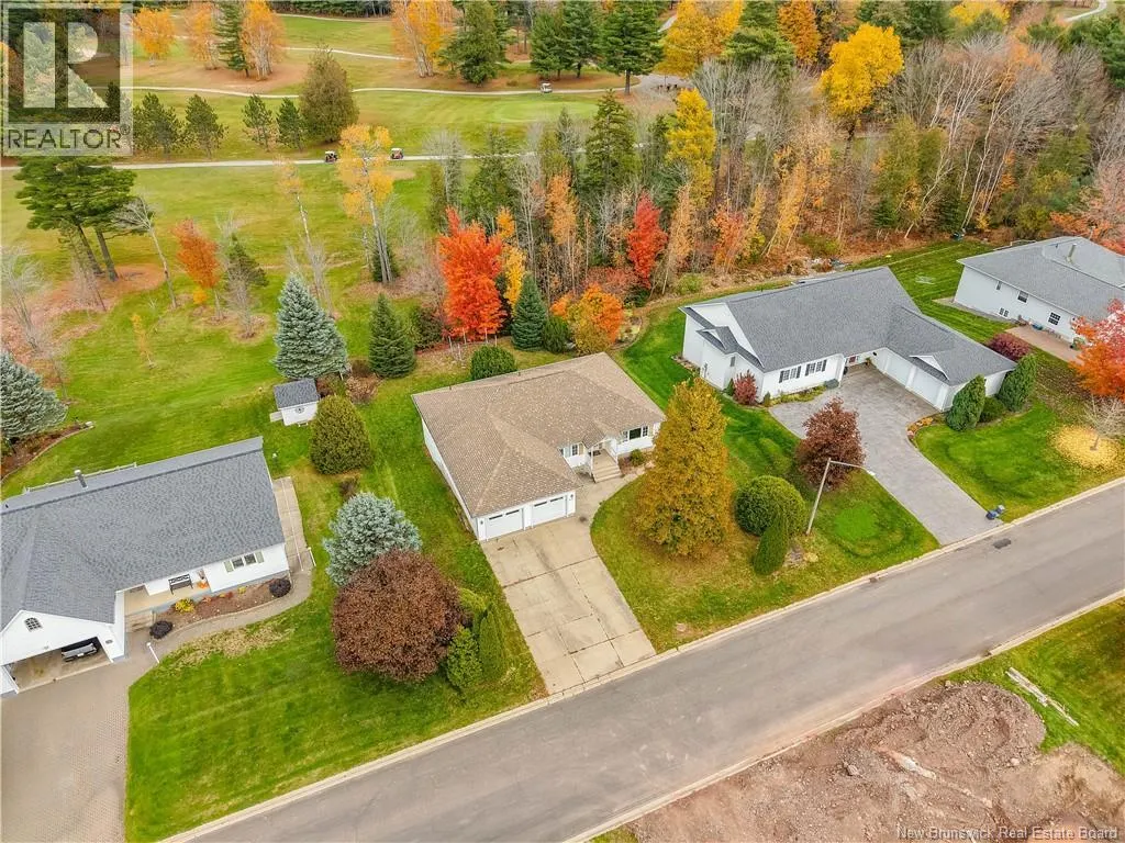 27 Howe Crescent
