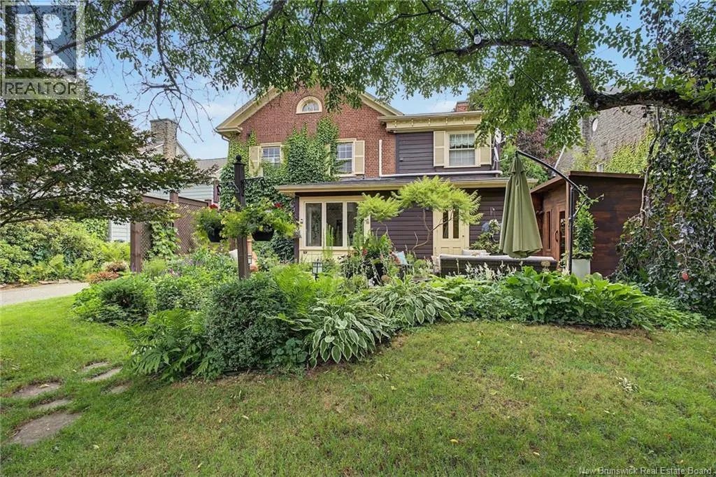 122 Waterloo Row