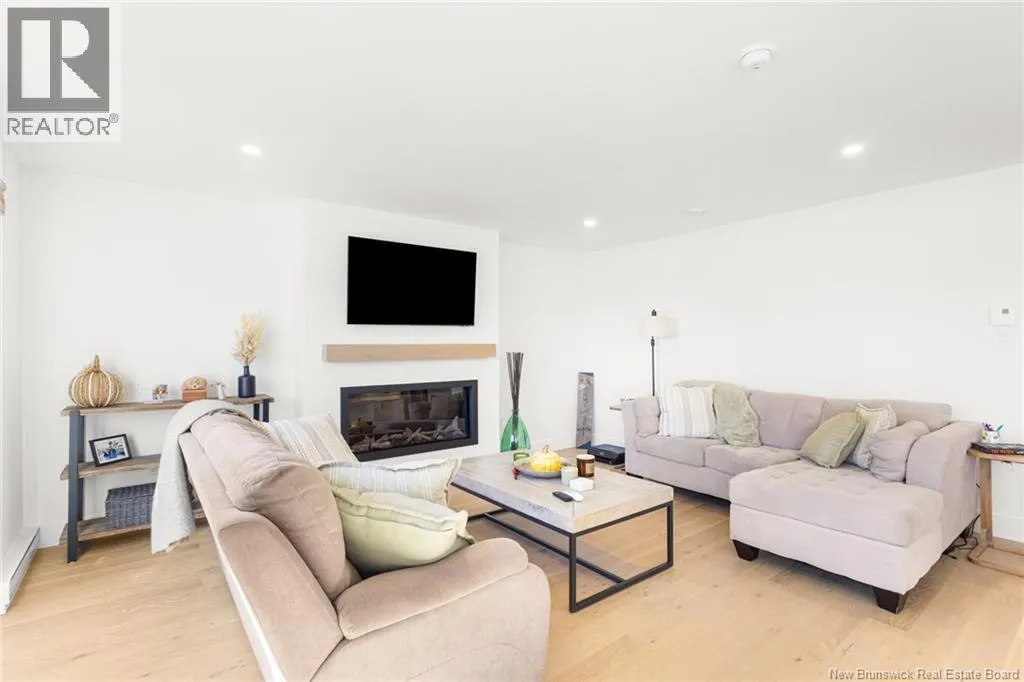 2 Huntingdon Circle