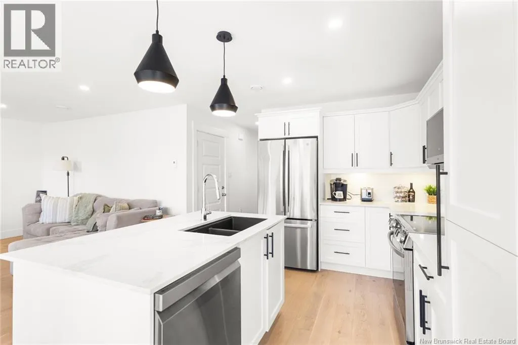 2 Huntingdon Circle