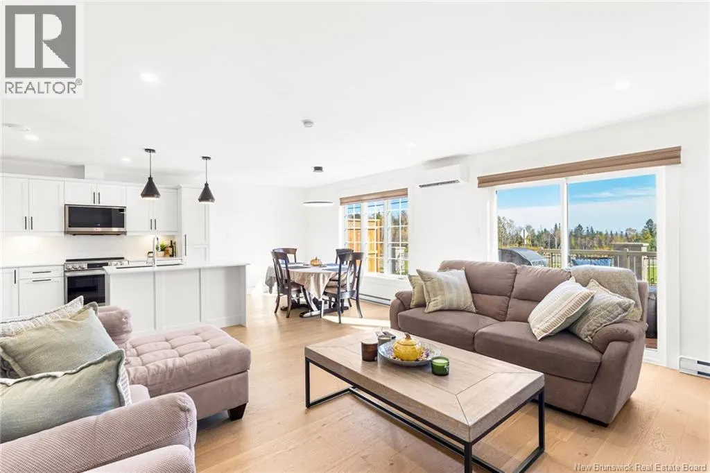 2 Huntingdon Circle