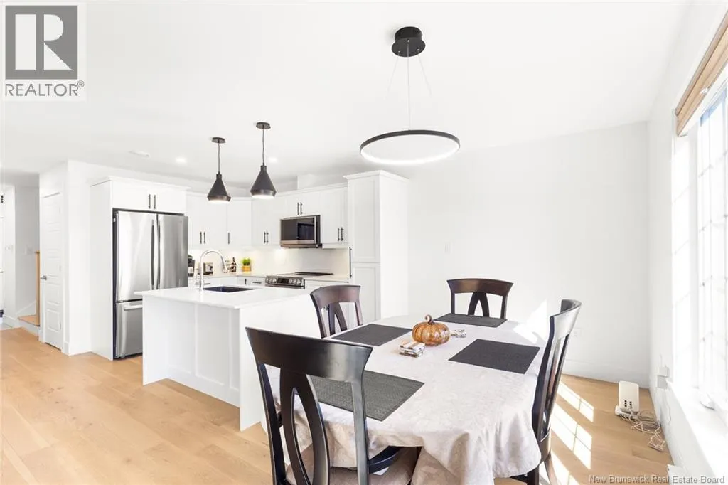 2 Huntingdon Circle