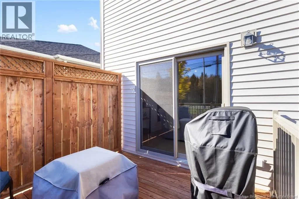2 Huntingdon Circle