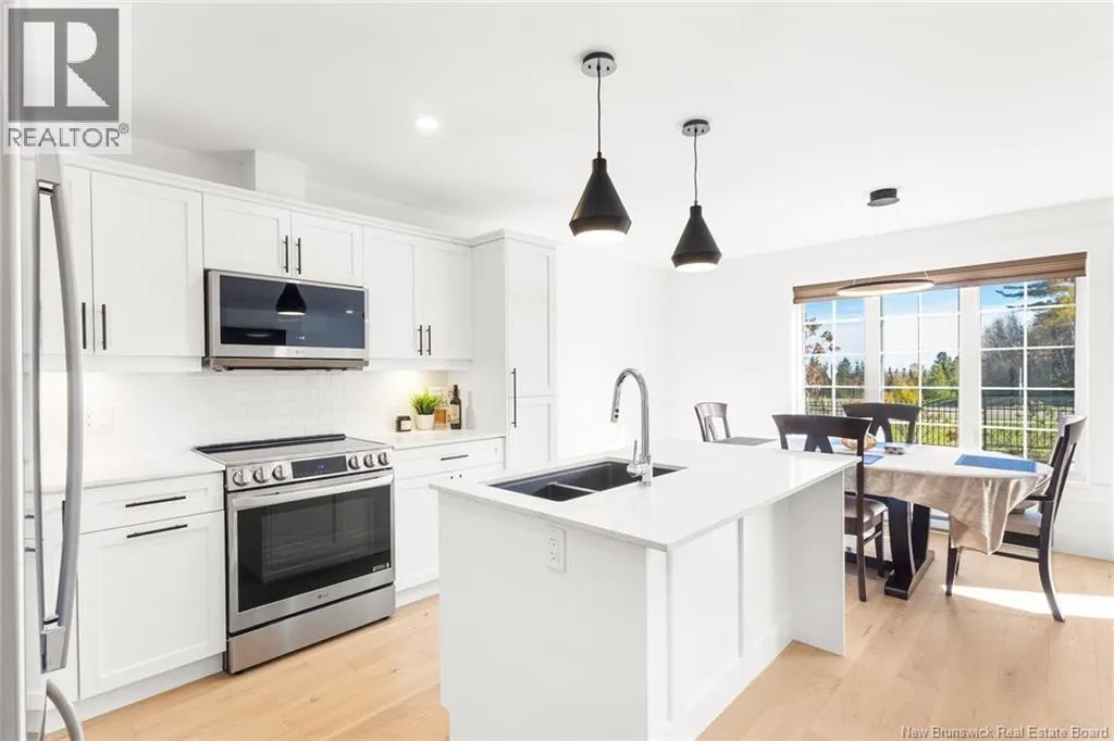 2 Huntingdon Circle