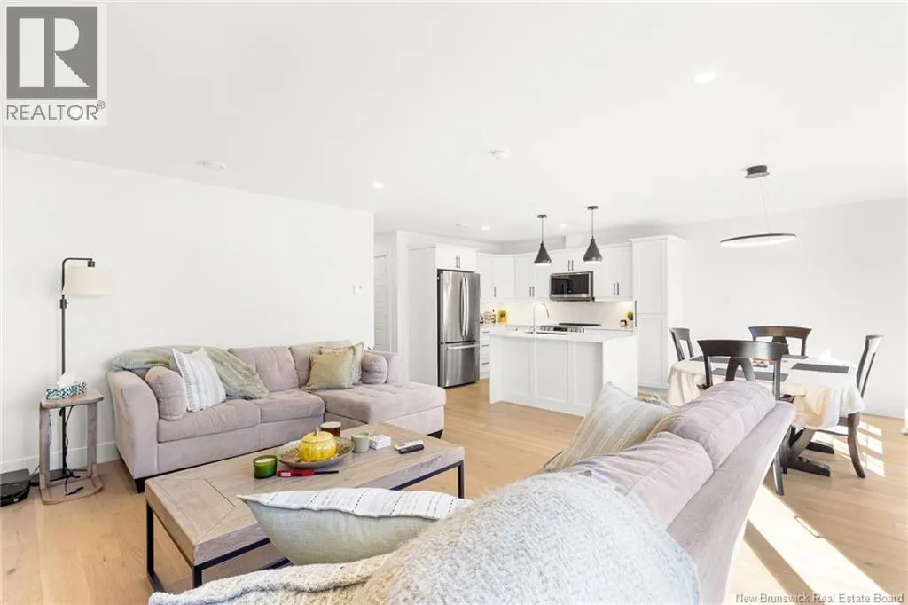 2 Huntingdon Circle