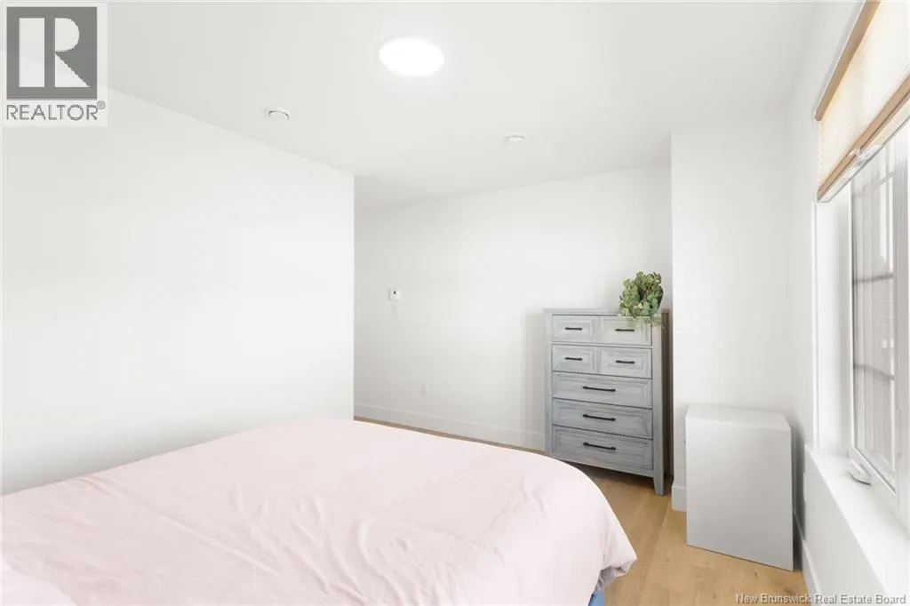 2 Huntingdon Circle