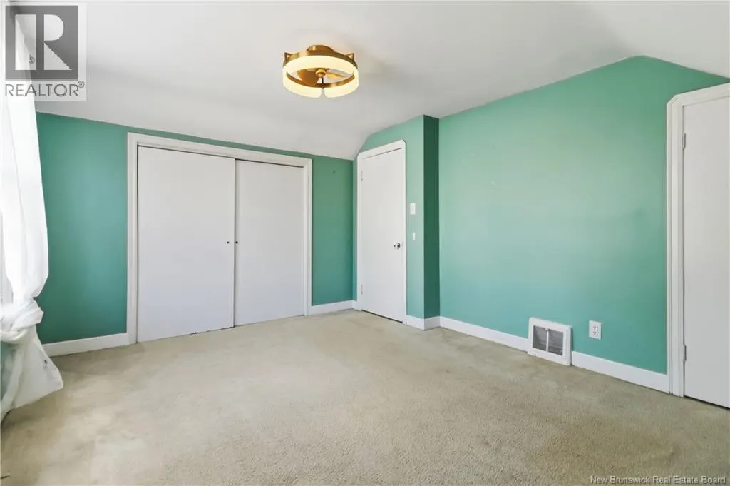 93 Winter Avenue