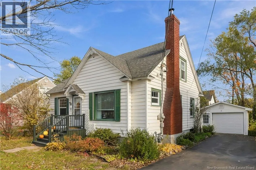 93 Winter Avenue