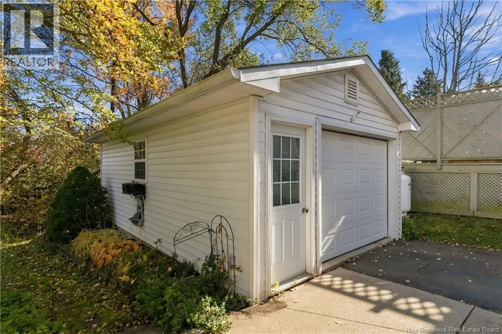 93 Winter Avenue
