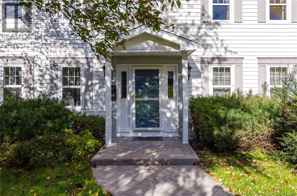 44 Sprucewood Avenue