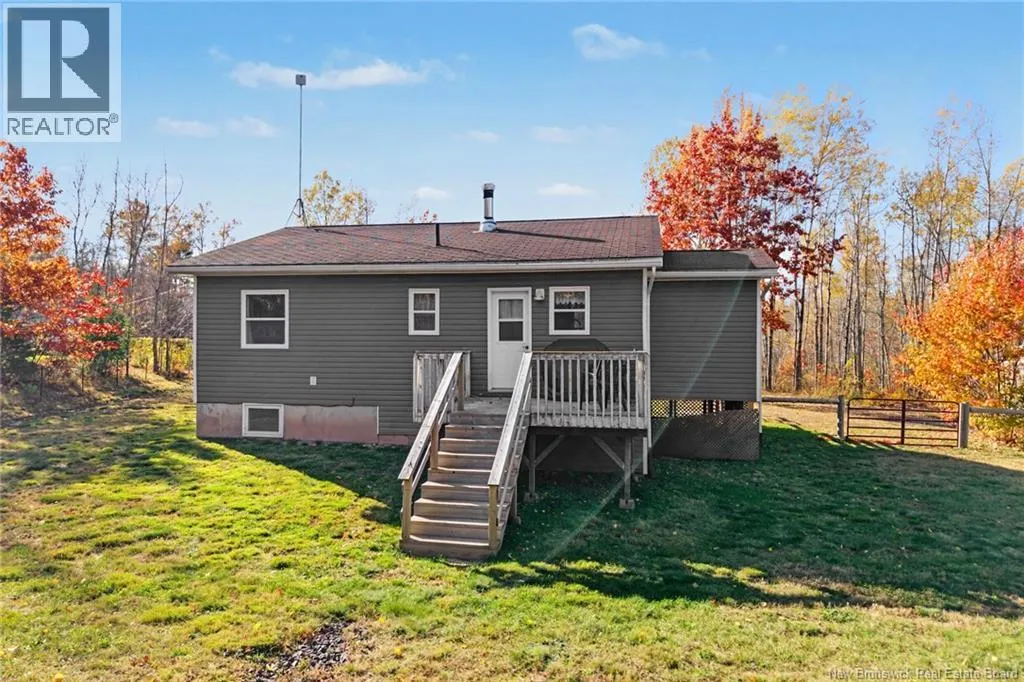 10 Edgewater Lane