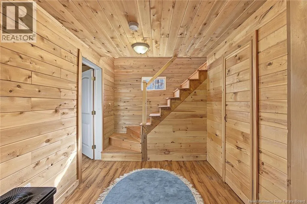 10 Edgewater Lane