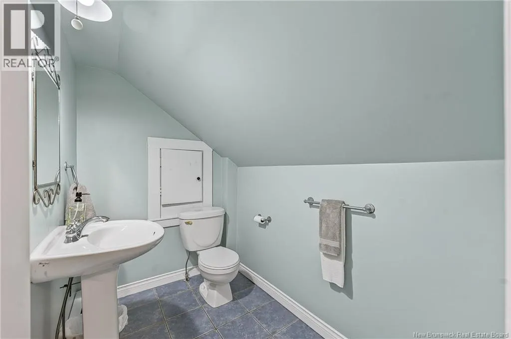 5 Hartford Lane