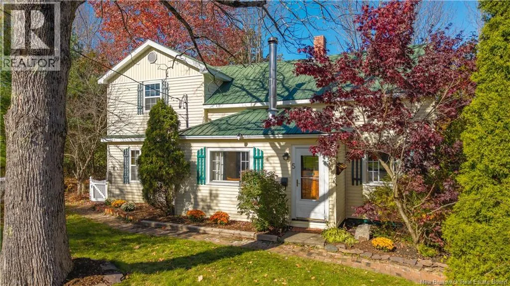 5 Hartford Lane