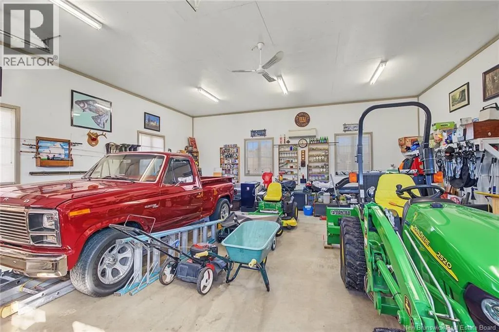 2369 Lower Cambridge Road