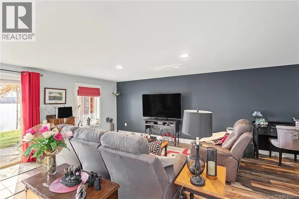 2369 Lower Cambridge Road