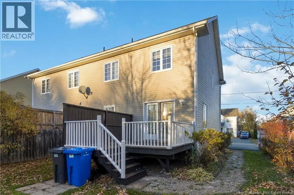 95 Christopher Crescent