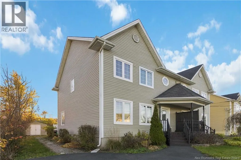 95 Christopher Crescent