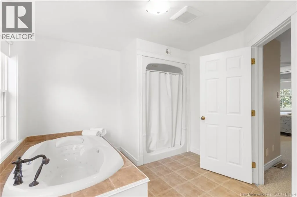 18 Pelican Court