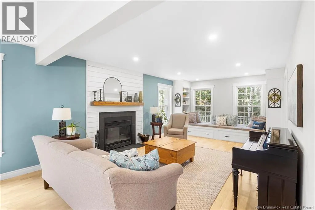 18 Pelican Court