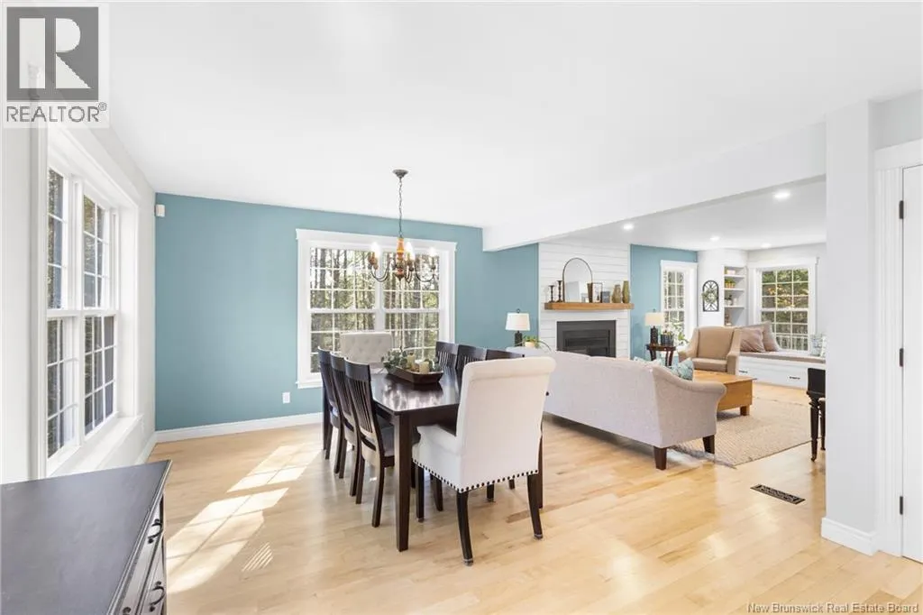 18 Pelican Court