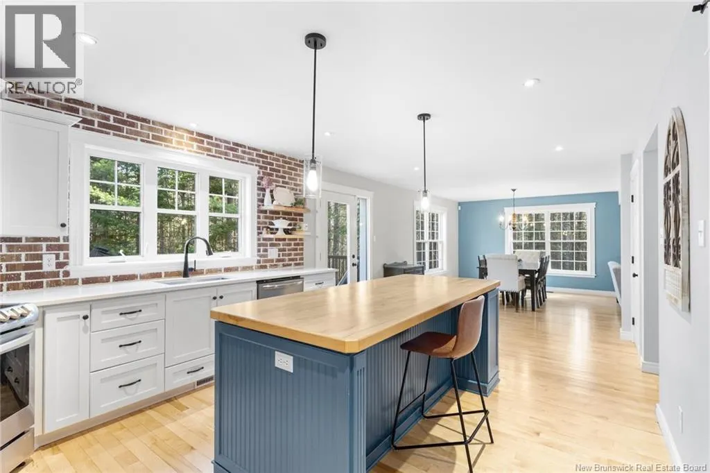 18 Pelican Court