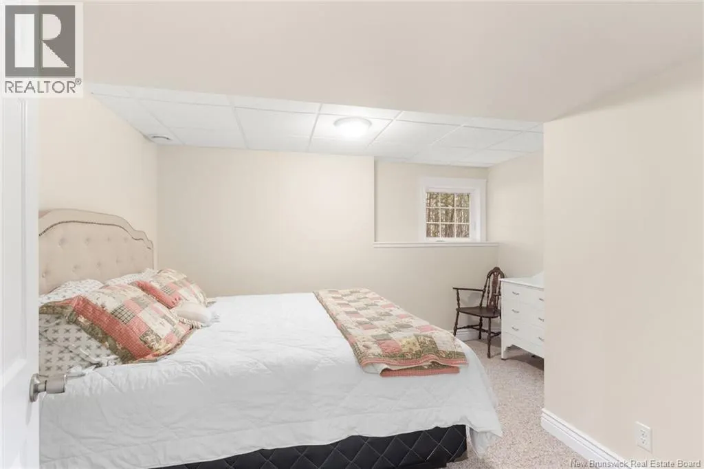 18 Pelican Court