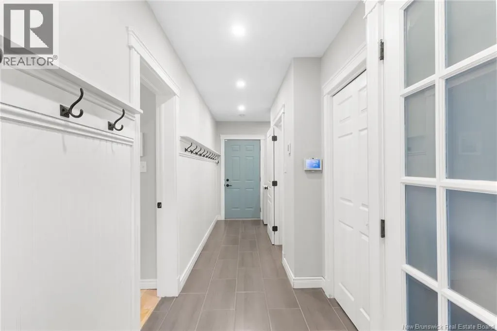 18 Pelican Court