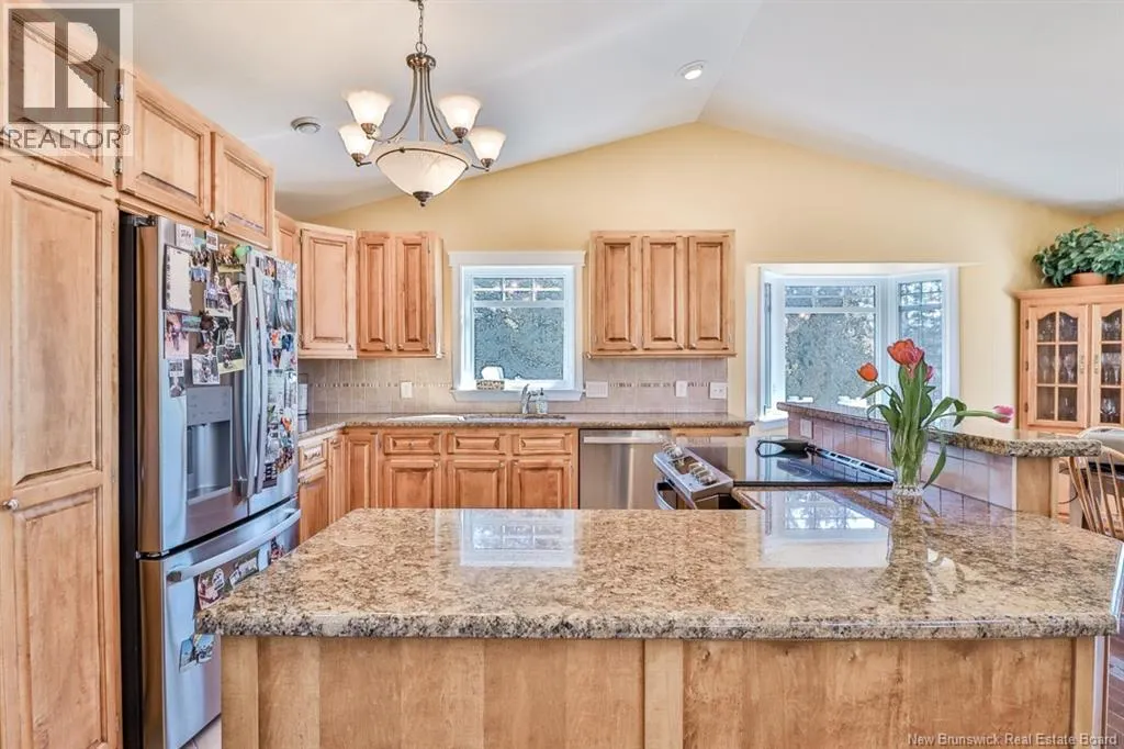 560 Lakeside Road