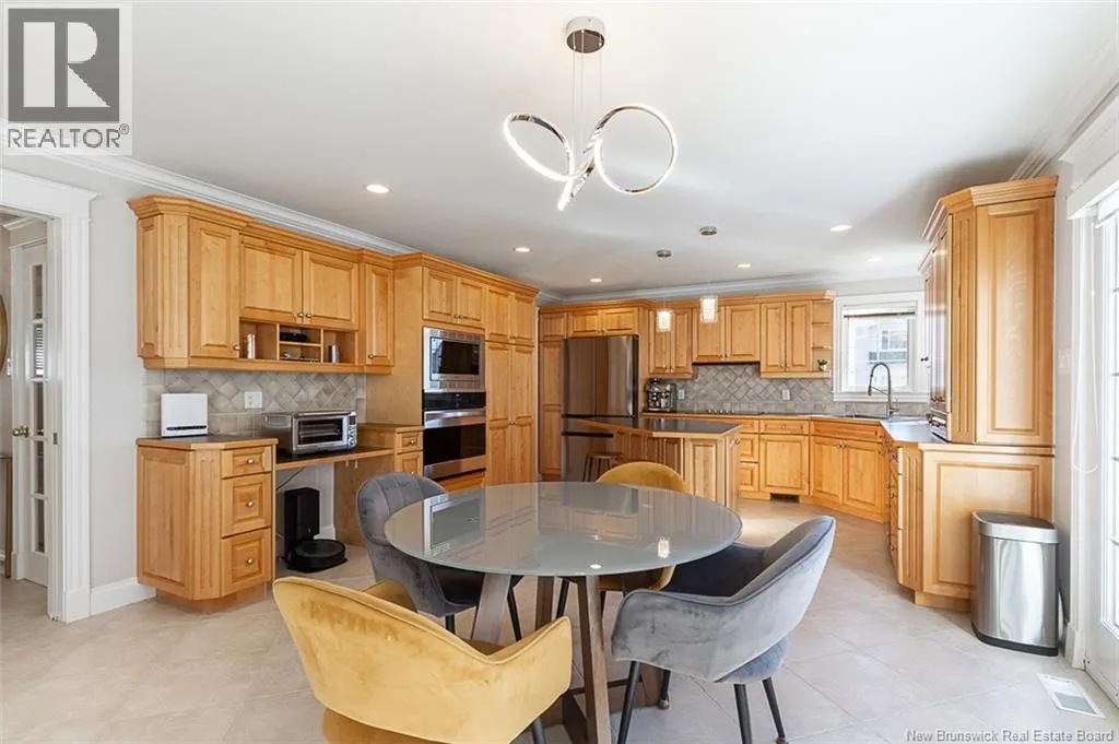 6 Willowdale Court